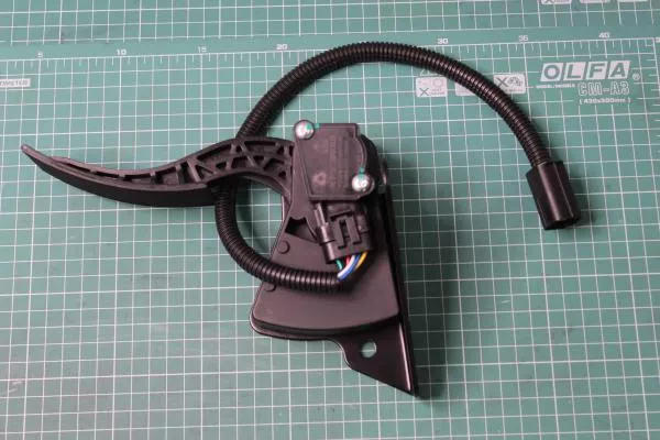 Педаль газа (ДВС WEICHAI) SHAANXI, X3000