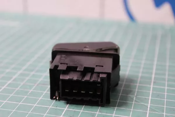 Клавиша габаритных огней SHAANXI