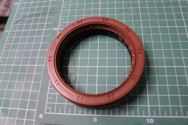 Сальник редуктора среднего моста (75*95*20) SHAANXI