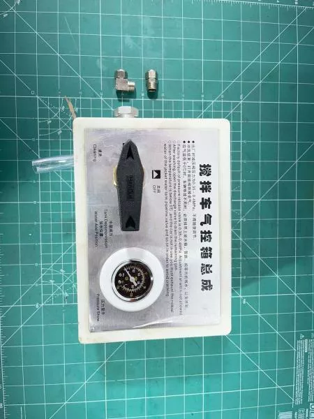 Кран воздушный 3-х ходовой (с манометром, для промывки емкости) SHAANXI, F3000, X3000