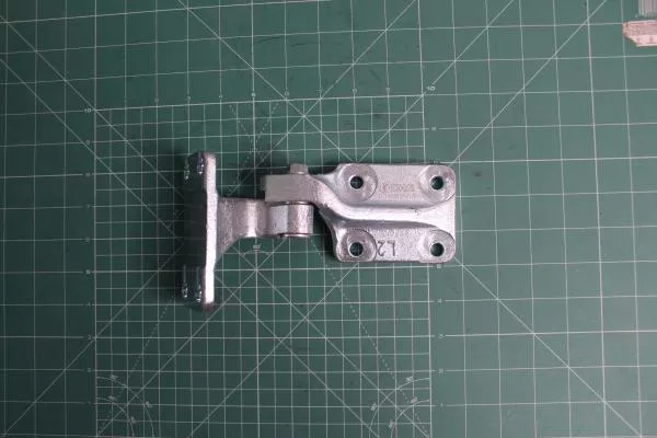 Петля двери (L, нижняя) SHAANXI, X3000, X5000