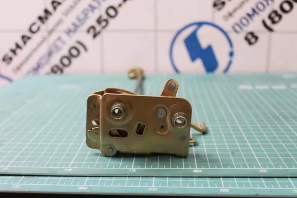 Замок двери  (L, тяга, жёлтый шилдик) HOWO