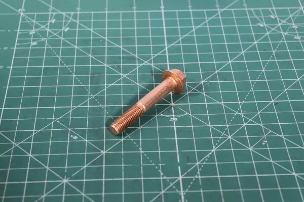 Болт коллектора  D10, L70, (обмедненный) SHAANXI, WP12, (612630110005)