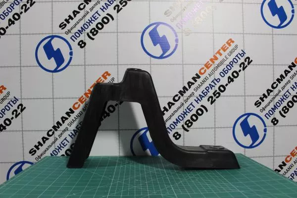Кронштейн обтекателя кабины (L, средний) SHAANXI, X5000