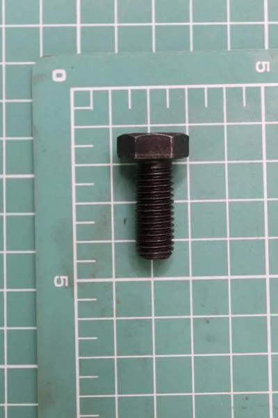 Болт масляного насоса D10, L25, HOWO