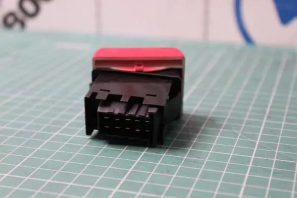 Клавиша аварийного сигнала SHAANXI