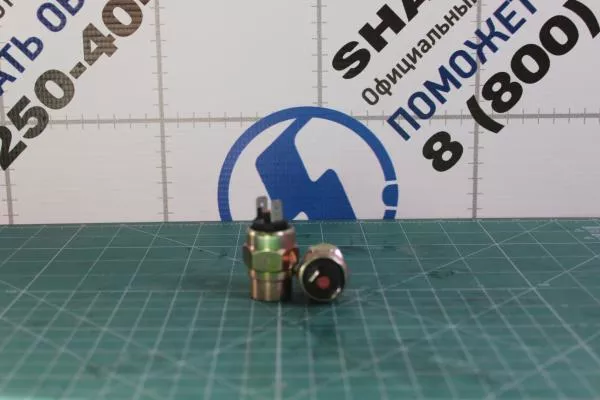 Датчик главнго тормозного крана (Красный) HOWO