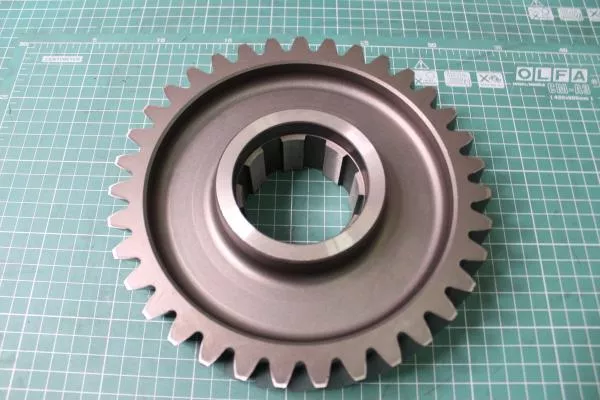 Шестерня  ведомая среднего редуктора Z35, (Металл) HOWO