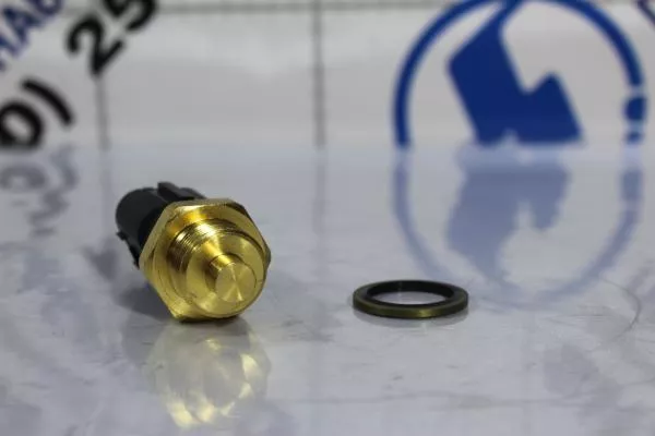 Датчик включения гидромуфты (80°/92°C) SHAANXI