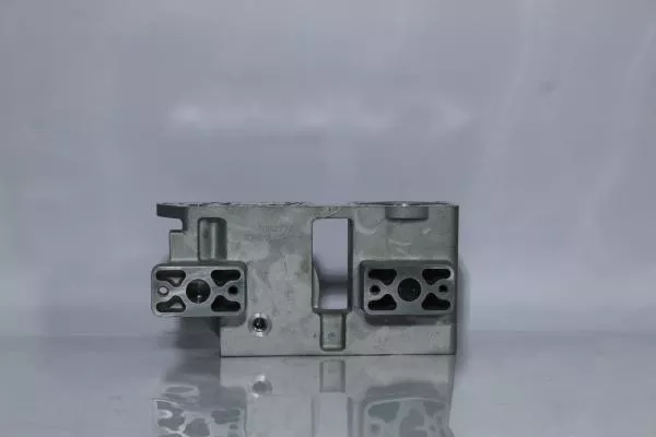 Крышка маслянного фильтра (в сборе) SHAANXI, ISM11