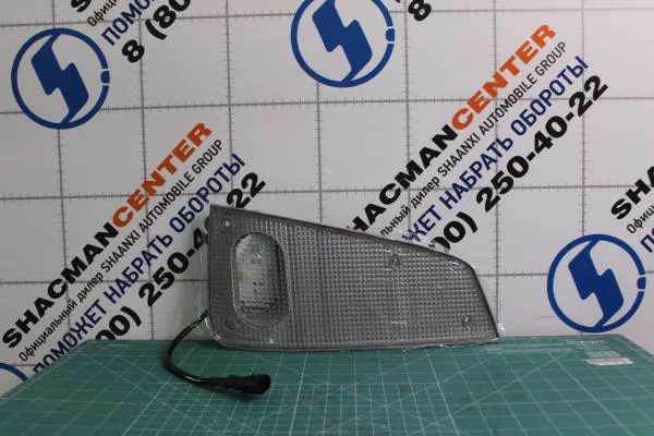 Фонарь солнцезащитного козырька (R, Белый, Пластик) SITRAK, T5G