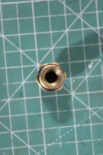 Штуцер трубки компрессора М26*1.5 SITRAK, MC11.