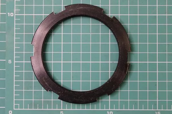 Гайка задней ступицы (L, с бортиком) HOWO