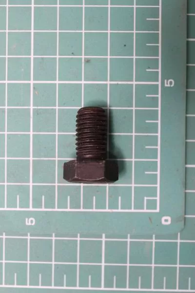 Болт крепления нижнего люка L33, (M12x1.75) FULLER