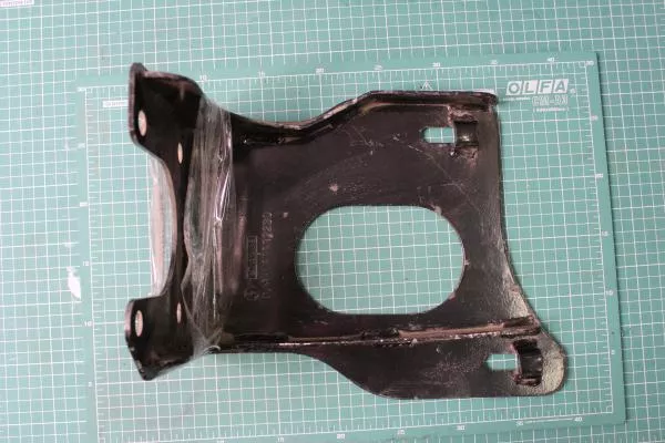 Кронштейн бампера (L) SHAANXI, F2000