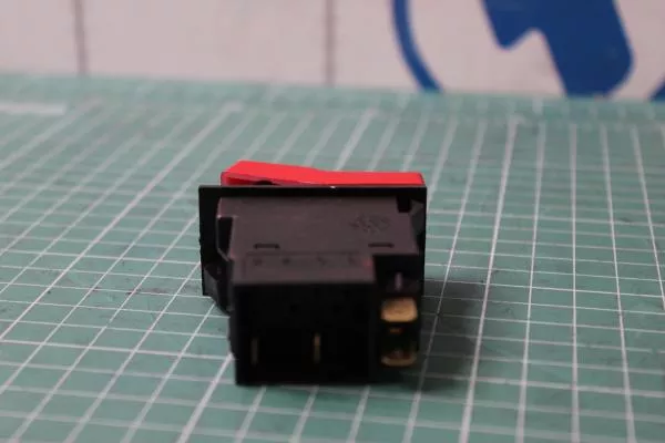 Клавиша аварийного сигнала Howo A7 HOWO