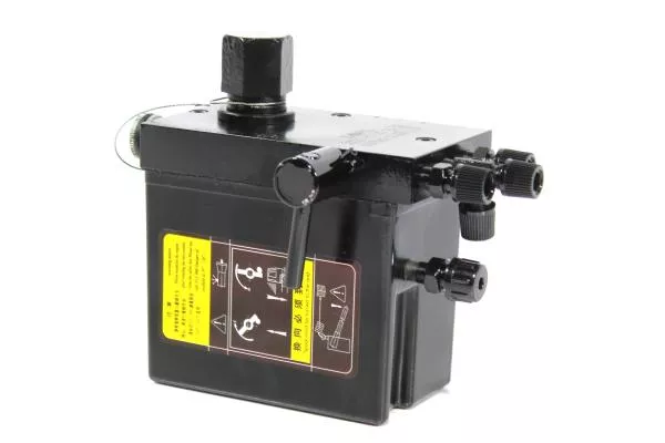 Насос подъема кабины (ручной) FAW, J6