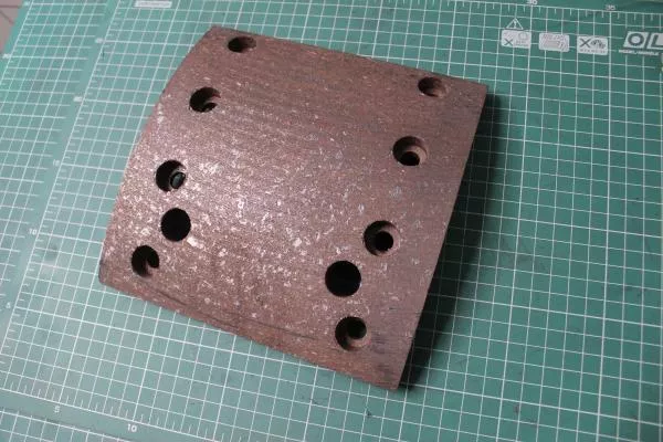 Накладка тормозная (Rear, 8 отверстий) AUTOMAX, F2000, (AM1267)