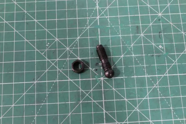 Болт  L40, (регулировочный коромысла) HOWO