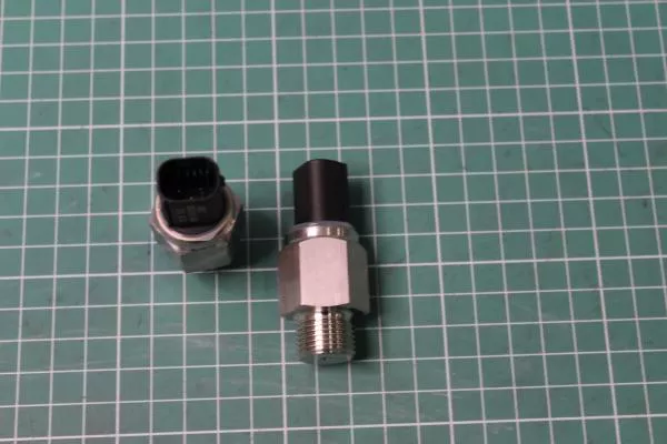 Датчик давления топлива SITRAK, MC11.44-50