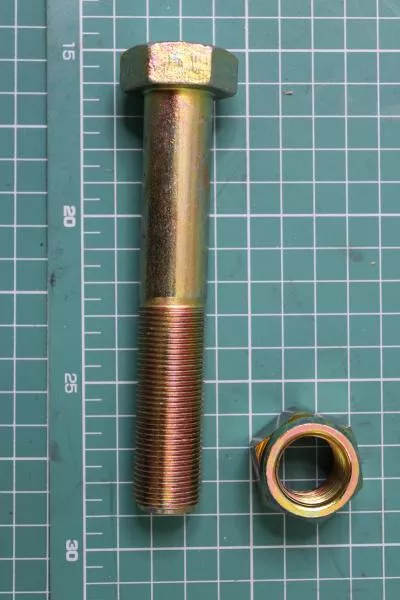 Болт крепления реактивной штанги D20, L130, (с гайкой) HOWO