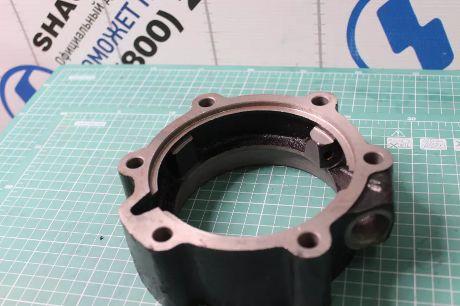 Крышка заднего подшипника выходного вала FULLER для грузовиков *