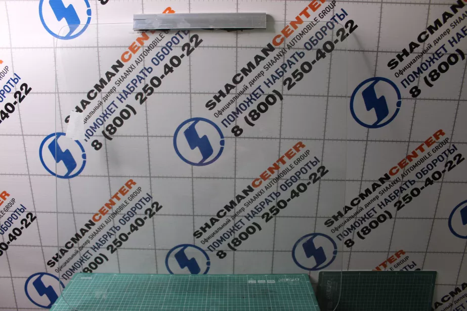 Стекло двери боковое (L/R) SHAANXI, F2000, F3000, (DZ1643330012) для грузовиков *