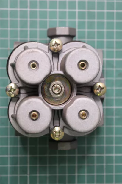 Клапан защитный тормозной системы (4-х контурный) HOWO, (AZ9100360067) для грузовиков *