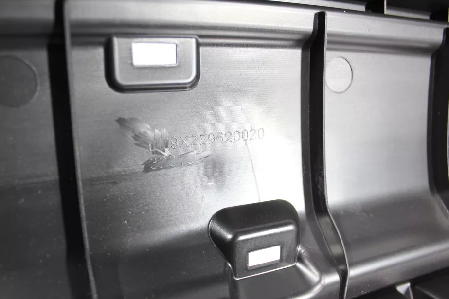 Решетка бампера (Верхний) SHAANXI, X6000 для грузовиков *