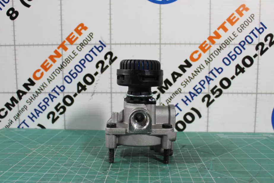 Клапан воздушный тормозной (ускорительный) SHAANXI, X3000, X6000 для грузовиков *