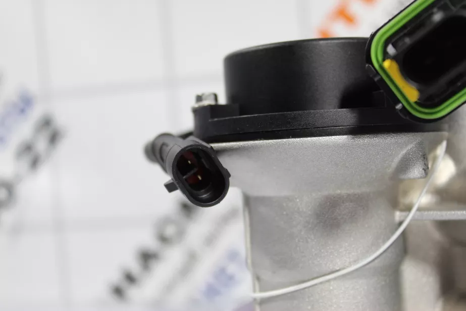 Кронштейн топливного фильтра грубой очистки PL420 (с электронасосом и подогревом) WEICHAI, Евро-5 для грузовиков *