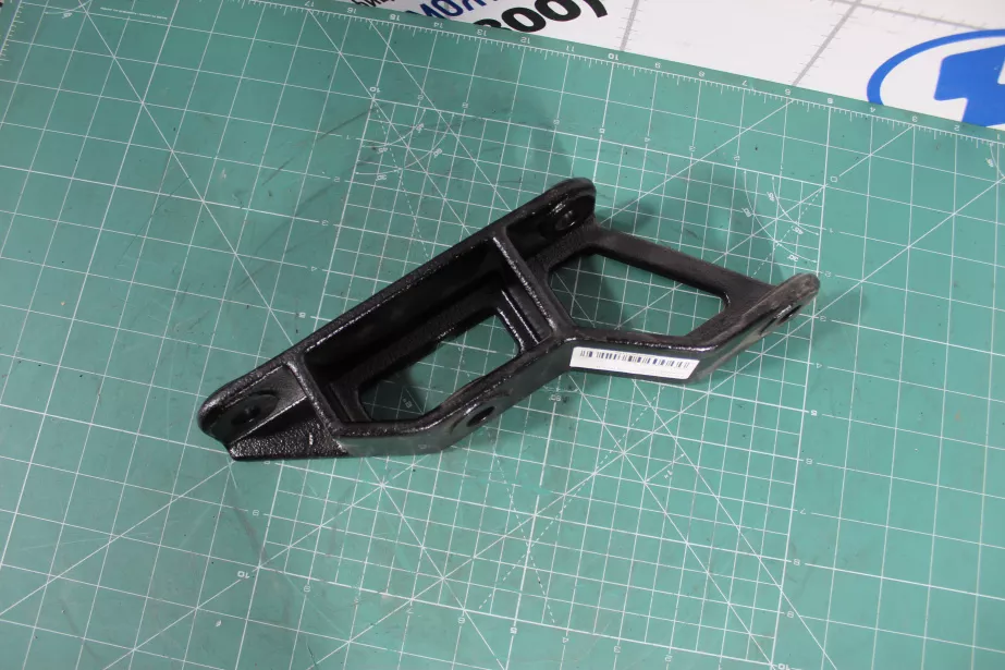 Кронштейн глушителя (Front) SHAANXI, X6000 для грузовиков *