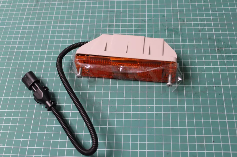 Фонарь повторитель поворота (Желтый, Пластик) CREATEK, F2000, (CK8284) для грузовиков *