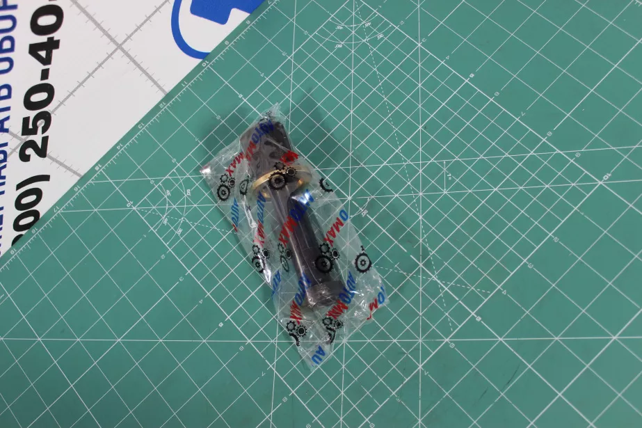 Шпилька колеса D22, L130, (Rear, с насечкой, с пылезащитным колпачком) AUTOMAX, (AM1292) для грузовиков *