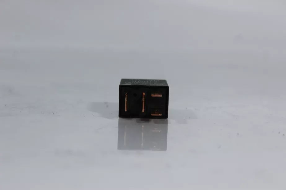 Реле 4-х контактное (20А) SITRAK, C7H для грузовиков *