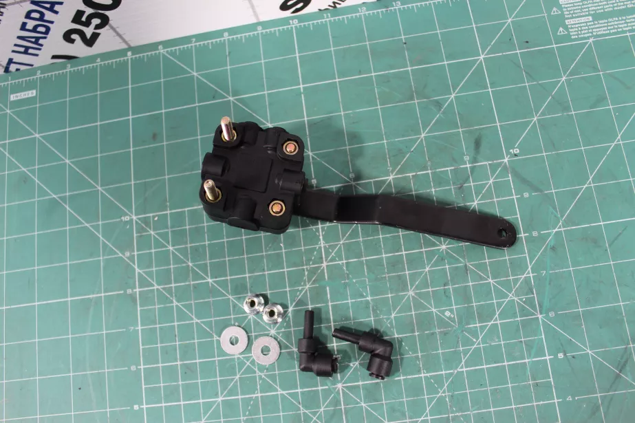 Кран уровня пола (Front, 3 вых.) SHAANXI, X3000 для грузовиков *