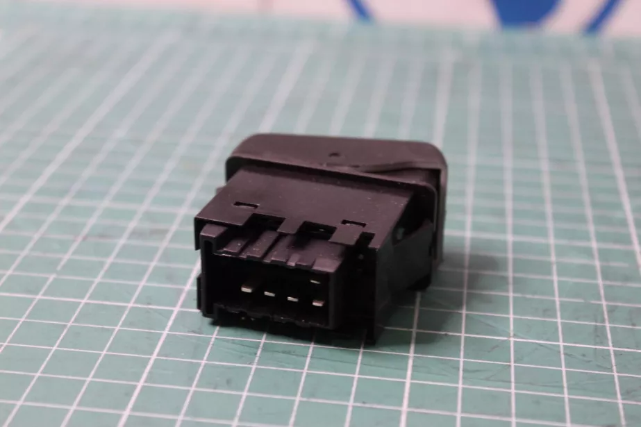 Клавиша блокировки МКД X3000 SHAANXI для грузовиков *