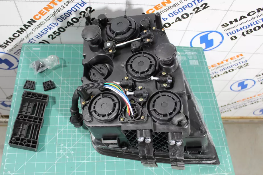 Фара (L, тягач) SHAANXI, X3000 для грузовиков *