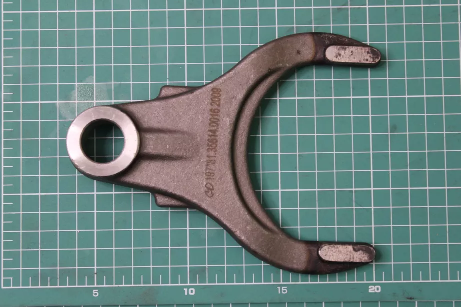 Вилка блокировки МКД SHAANXI, X6000, HDZ440 для грузовиков *