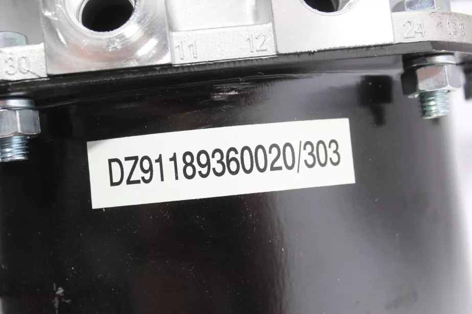 Энергоаккумулятор (Rear, Черный, универсальный) SHAANXI, (DZ91189360303) для грузовиков *