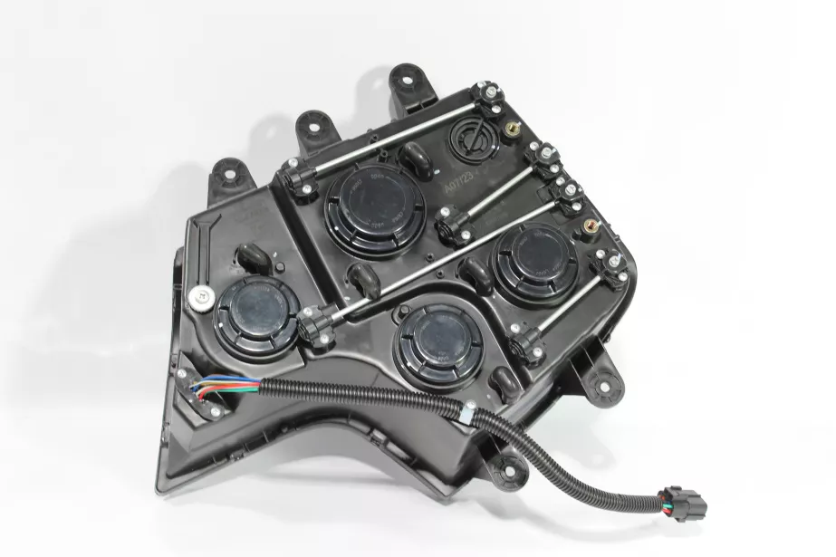 Фара (R) LEO TRADE, A7, (LEO800006A) для грузовиков *