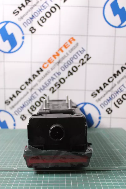 Фонарь задний (L) SHAANXI, X6000. для грузовиков *