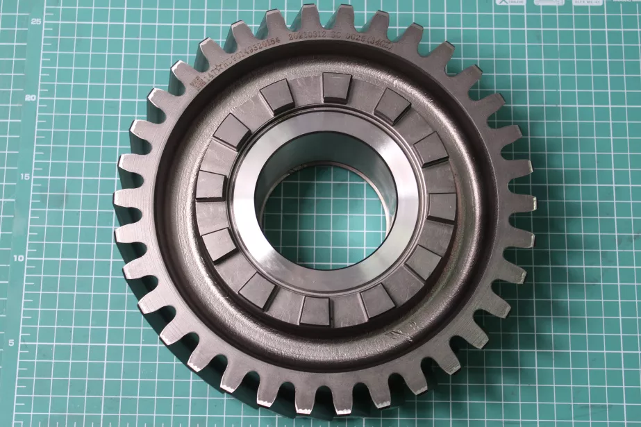 Шестерня ведущая среднего моста Z34, (МОД) SHAANXI, X3000, HDZ300. для грузовиков *