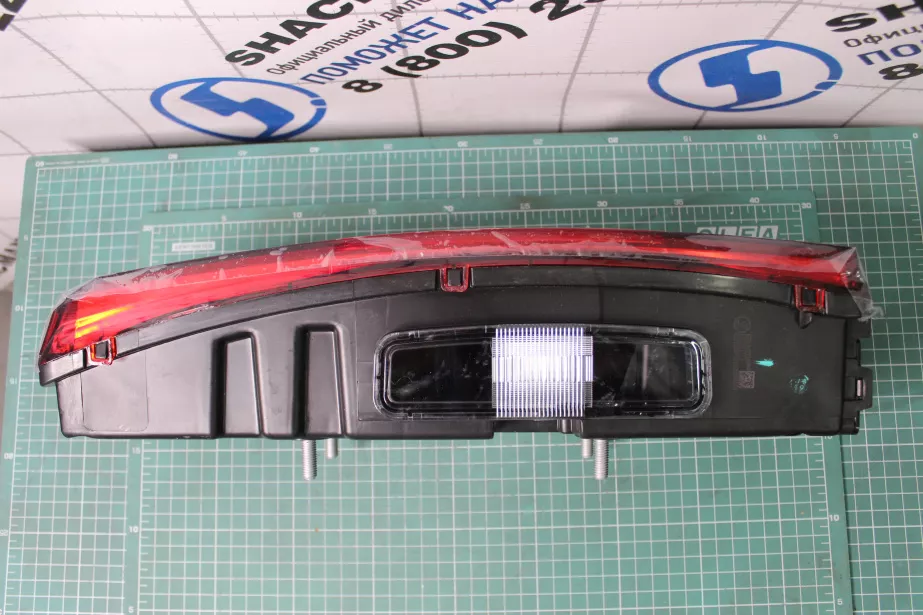 Фонарь задний (L) SHAANXI, X6000. для грузовиков *