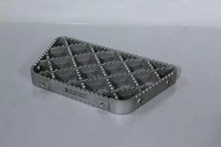 Подножка (L/R, Дюраль, средняя) SHAANXI, X3000 для грузовиков *