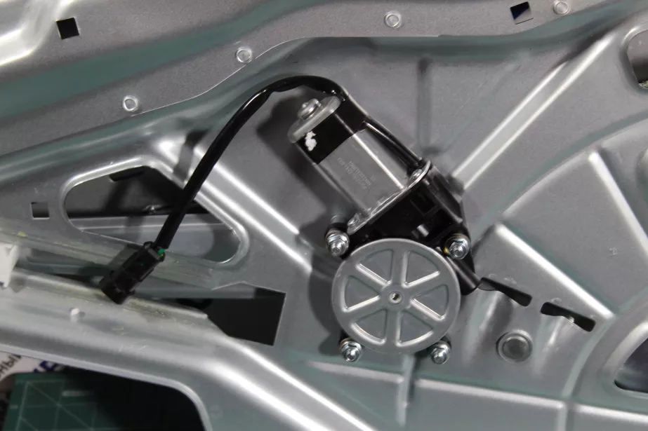 Стеклоподъёмник (L, электрический) SITRAK, T5G для грузовиков *