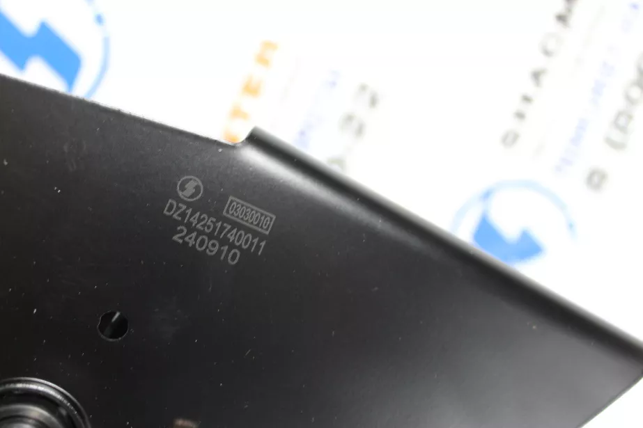 Мотор стеклоочистителя (в сборе с кронштейном) SHAANXI, X3000 для грузовиков *