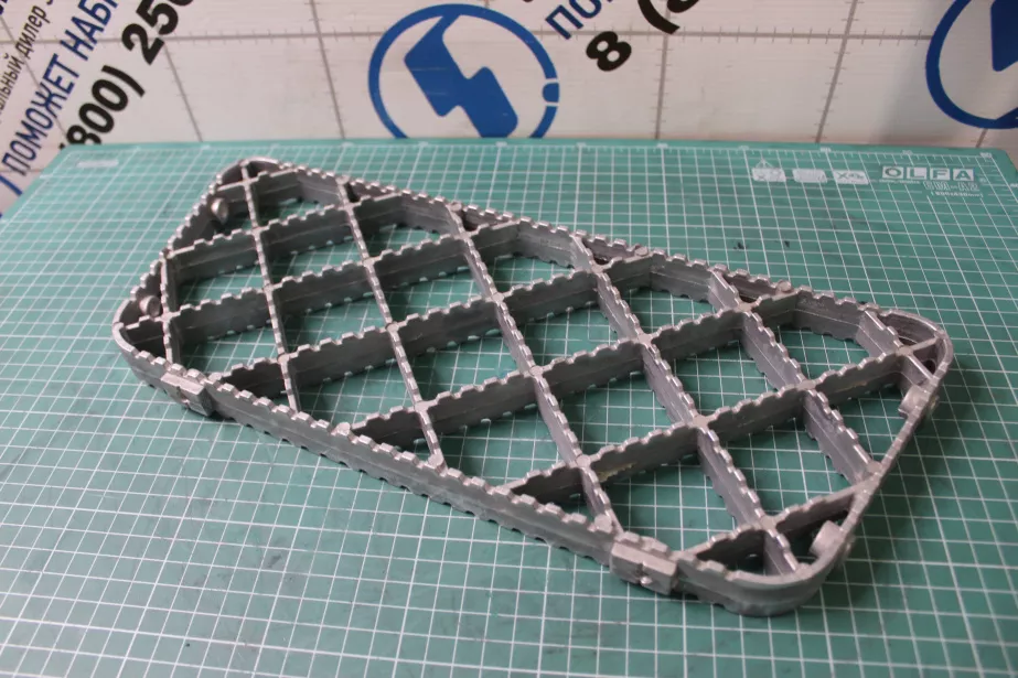 Подножка (L/R, Дюраль, верхняя) SHAANXI, X3000 для грузовиков *