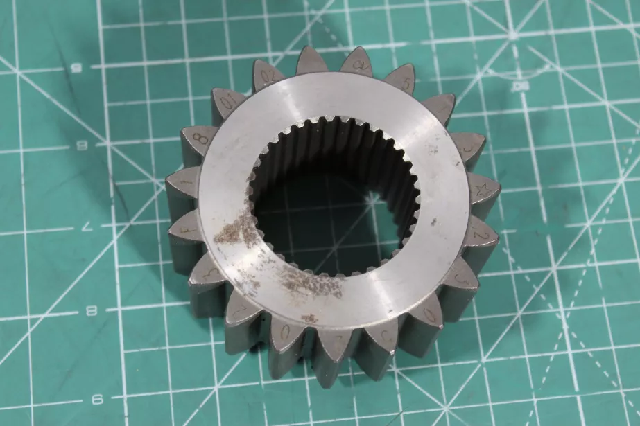 Шестерня солнечная полуоси Z19, (i3.947. 35х89) SHAANXI, 6X6, X3000. для грузовиков *