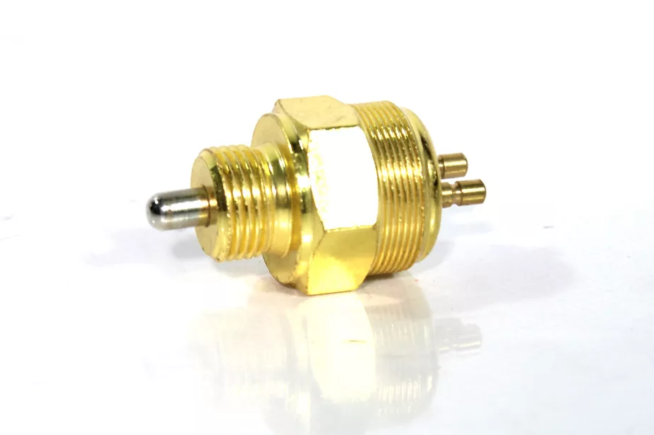 Датчик заднего хода FULLER, (WG9100710069) для грузовиков *